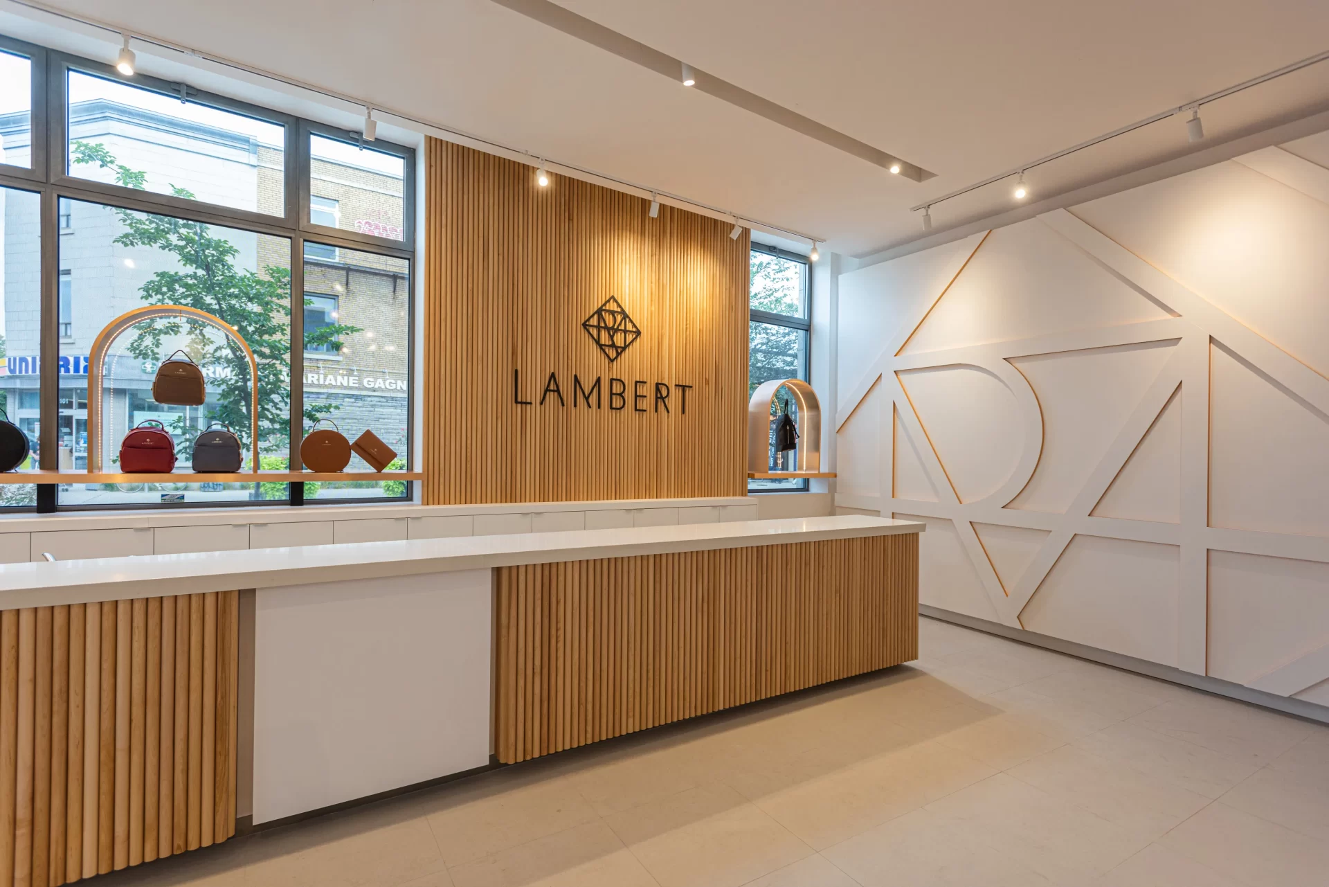 [FR] Boutique Lambert / [EN] Boutique Lambert